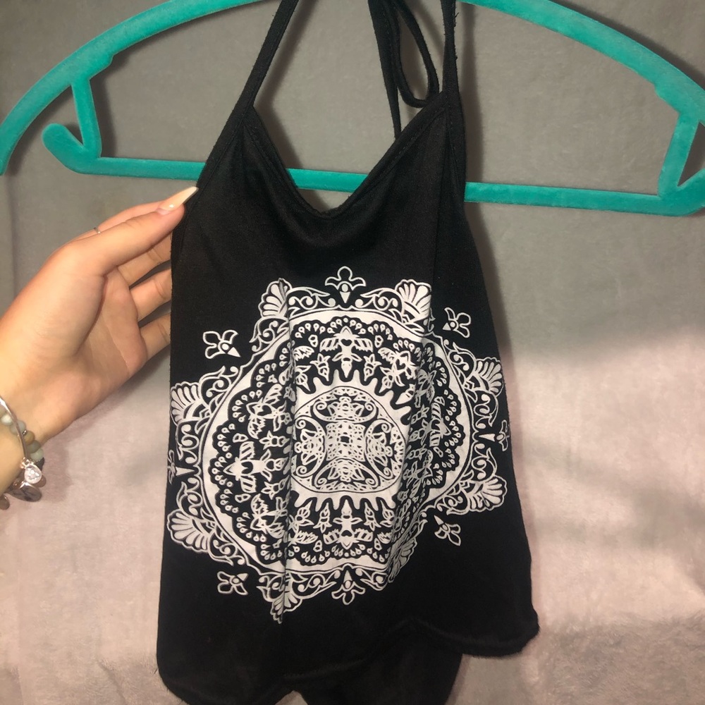 Black halter tanktop